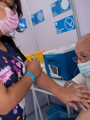 América registra 95,4 millones de vacunados con Chile liderando Latinoamérica