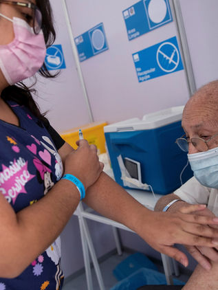 América registra 95,4 millones de vacunados con Chile liderando Latinoamérica