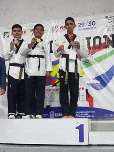 Gana medalla en Nacional de Parataekwondo