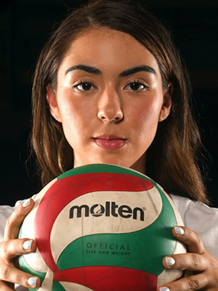 Mexicana Ivonne Martínez destaca en voleibol en Hungría