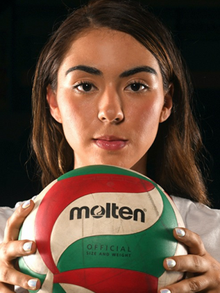 Mexicana Ivonne Martínez destaca en voleibol en Hungría