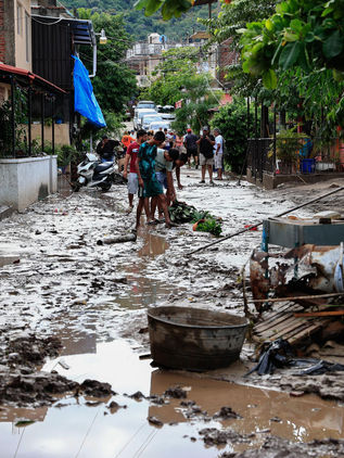Estados afectados por Lidia y Max colaborarán para atender a los damnificados