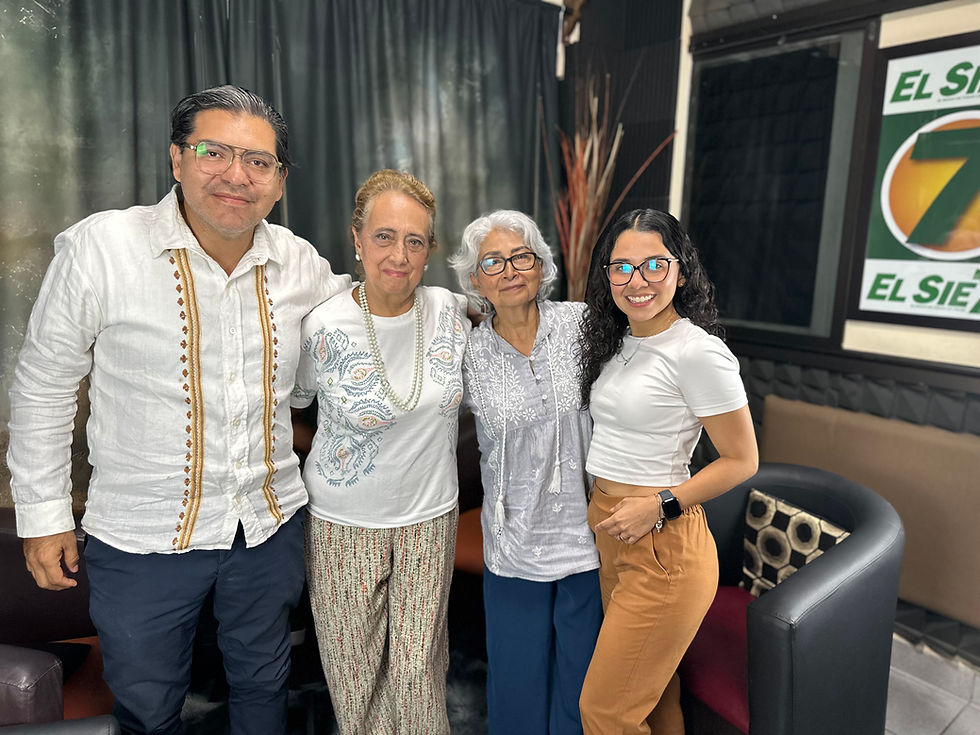 Ximena, Ma. Elena e Irasema, fomentando la lectura entre mujeres