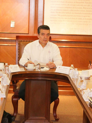Gobernador y comisionado del INM analizan estrategias para atender tema migratorio