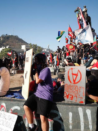 Continúan protestas en Chile, pese a acuerdo de plebiscito