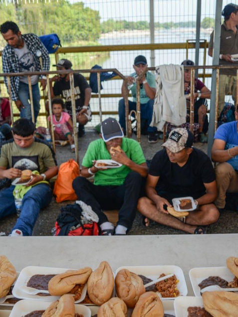 Por razones humanitarias, México recibirá a migrantes que regrese EUA