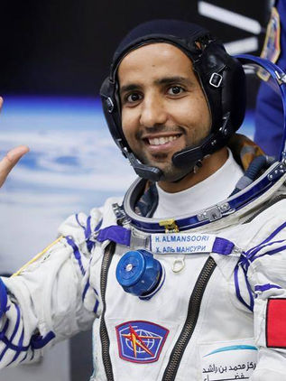 Viaja primer astronauta árabe a Estación Espacial Internacional