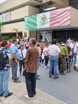 Jubilados y pensionados exigen mejor servicio de salud en Hospital “Vida Mejor”