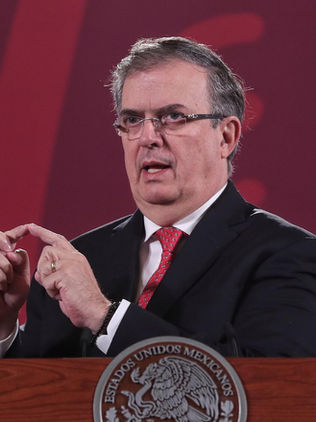 Ebrard dice que es el país "que da más refugio" en medio de crisis venezolana