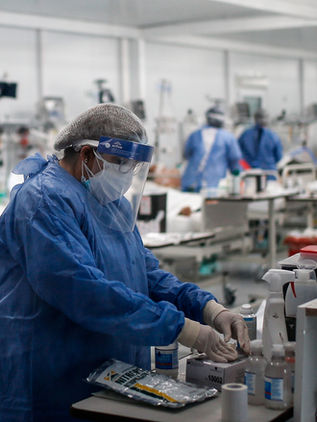 Argentina suma 9.043 casos y 229 muertes por covid en un día de velatorio masivo