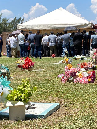 Fallece hija de periodista asesinado tras ataque a ambos