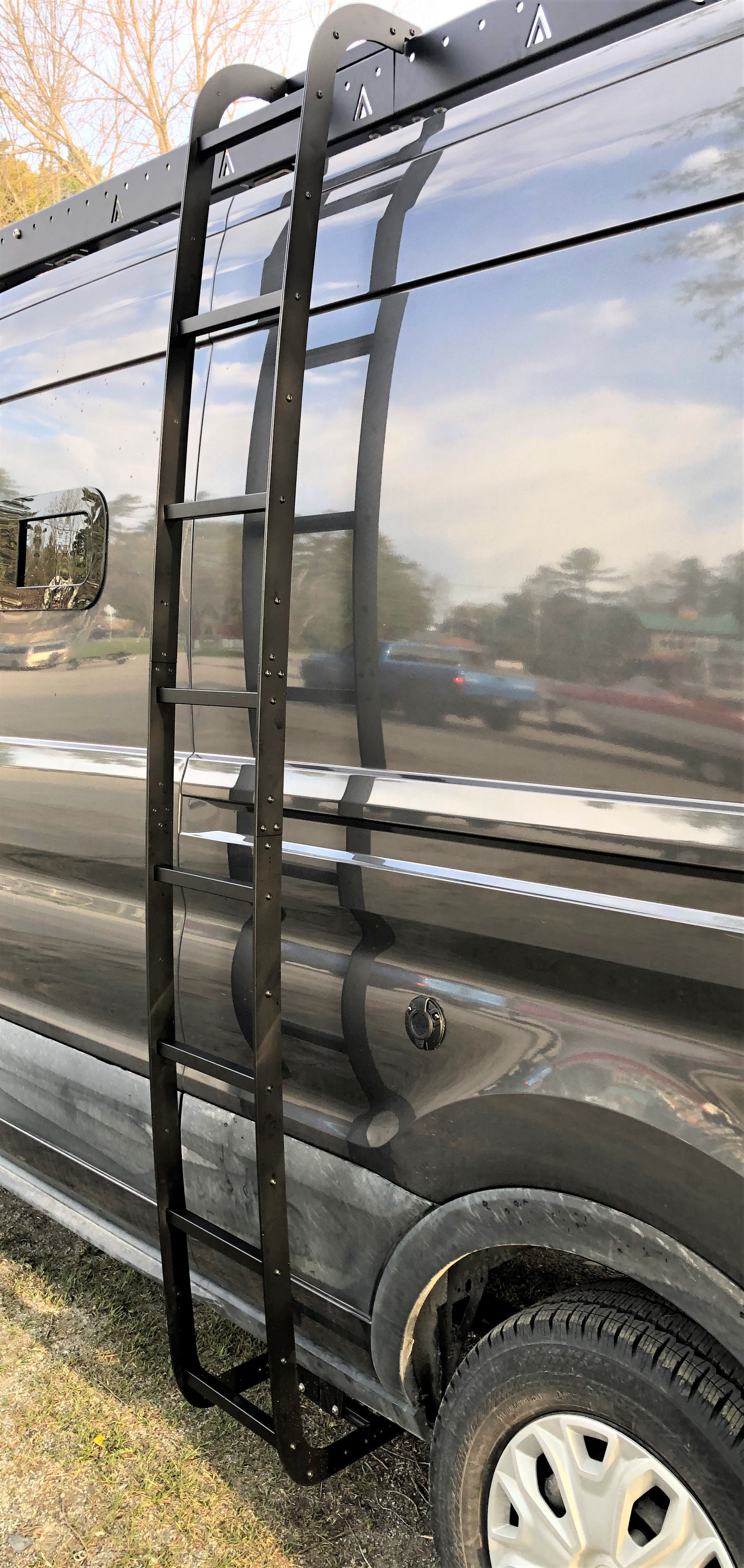 ÉCHELLE LATÉRALE FIXE 9'' - FORD TRANSIT MID ROOF