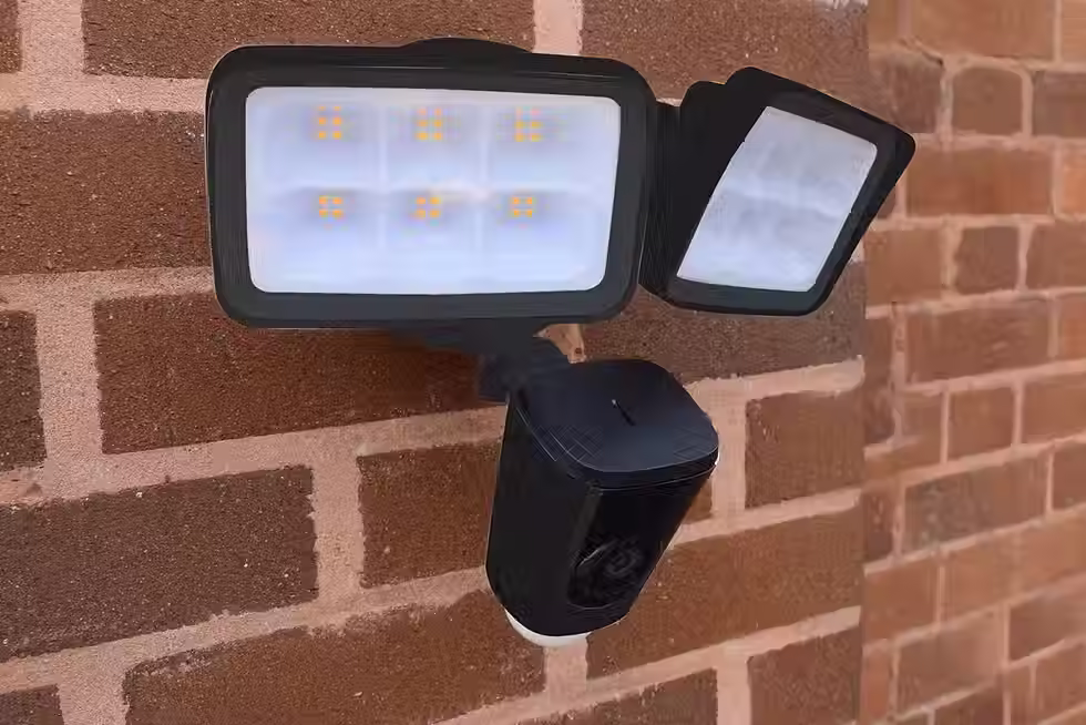 Floodlight camera.avif