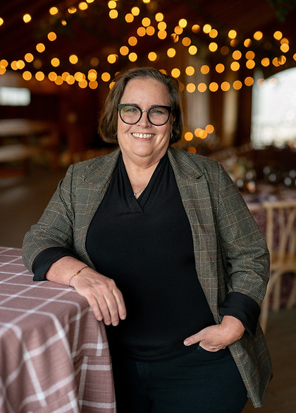 SHANNON HEAD SHOT_.jpeg