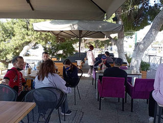 Απολαμβάνουμε το πρωινό μας καφεδάκι!