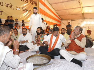 पितृ पक्ष के पावन अवसर पर सर्व समाज ने धनगांव में वीर सपूतों को दिया तर्पण, साधु-संतों से लेकर मंत्री और जनप्रतिनिधि हुए शामिल.....