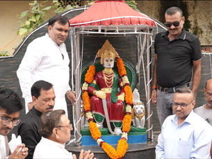 आई जी ने हेलमेट पहन चलाई बुलेट दिया जागरूकता का संदेश.....