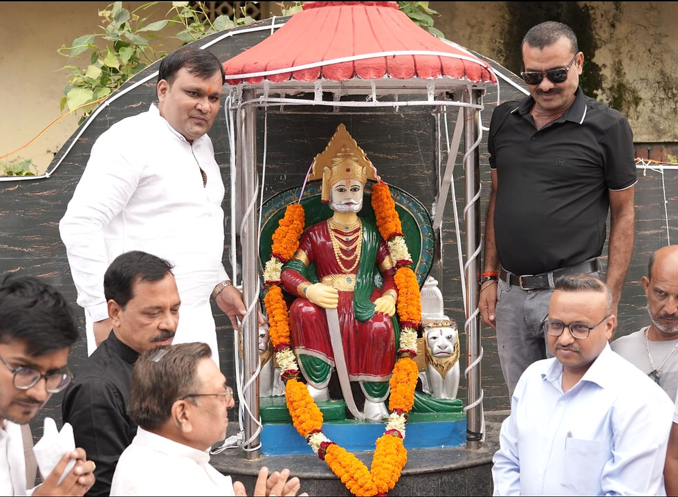 आई जी ने हेलमेट पहन चलाई बुलेट दिया जागरूकता का संदेश.....