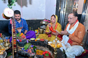 गृहग्राम बगिया में CM विष्णुदेव साय ने की शिव पूजा, प्रदेशवासियों की खुशहाली की कामना...
