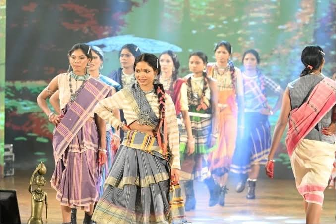 जंगल से रैंप तक, सुकमा की 9 आत्मसमर्पित महिलाओं ने दिखाया आत्मविश्वास का नया अंदाज़...