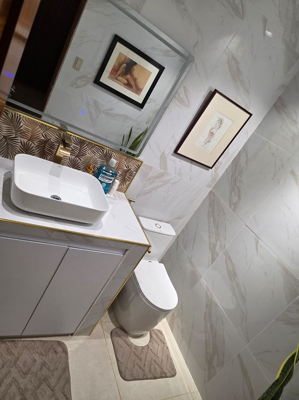 Powder Room with Toilet.jpeg