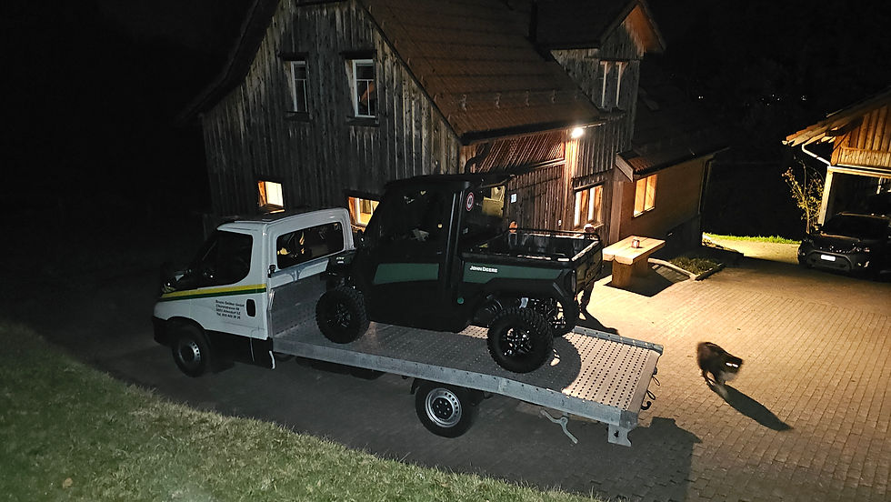 John Deere Gator 875M