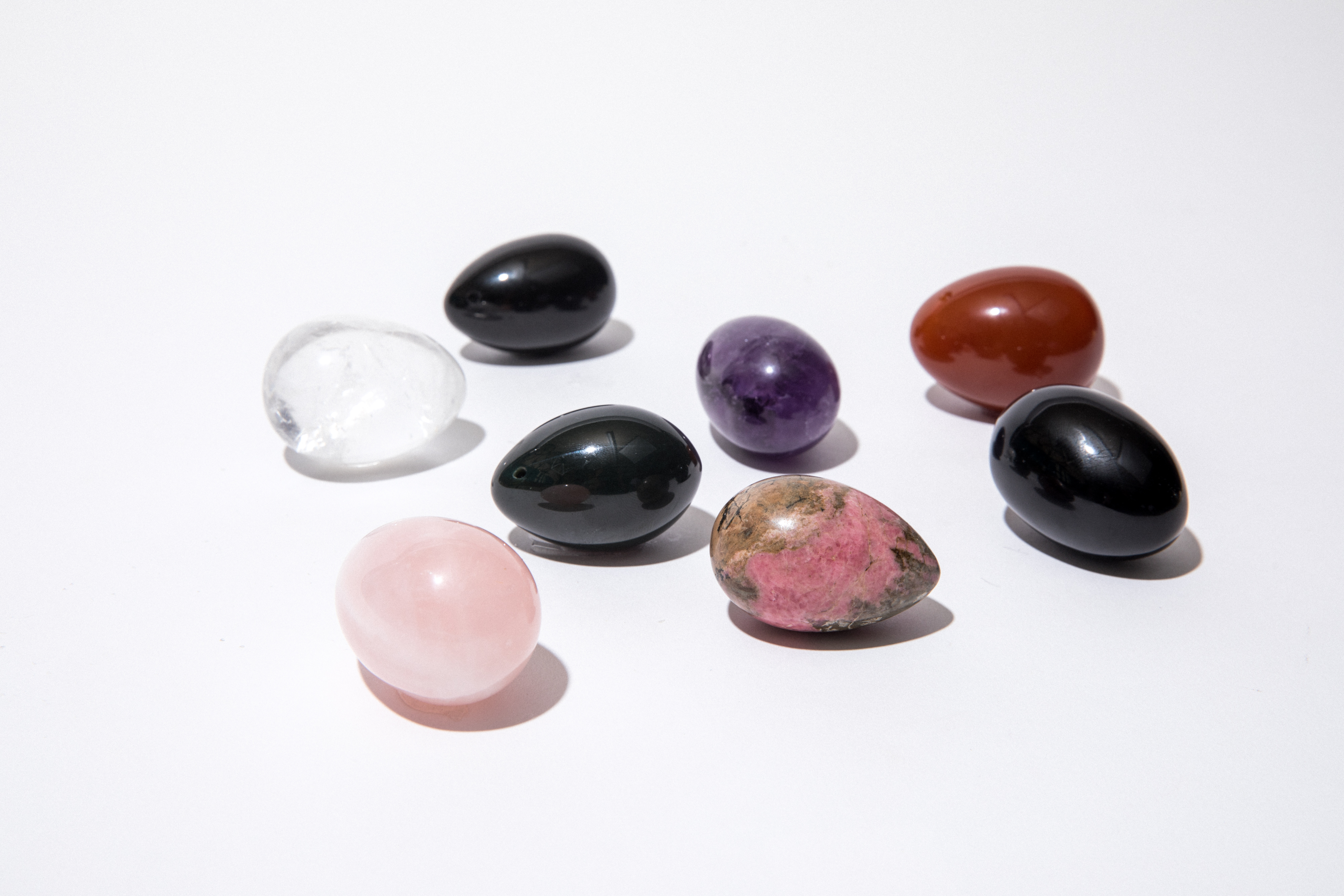 Erkaklar Internetda jamoat joylarida jiringlashmoqda