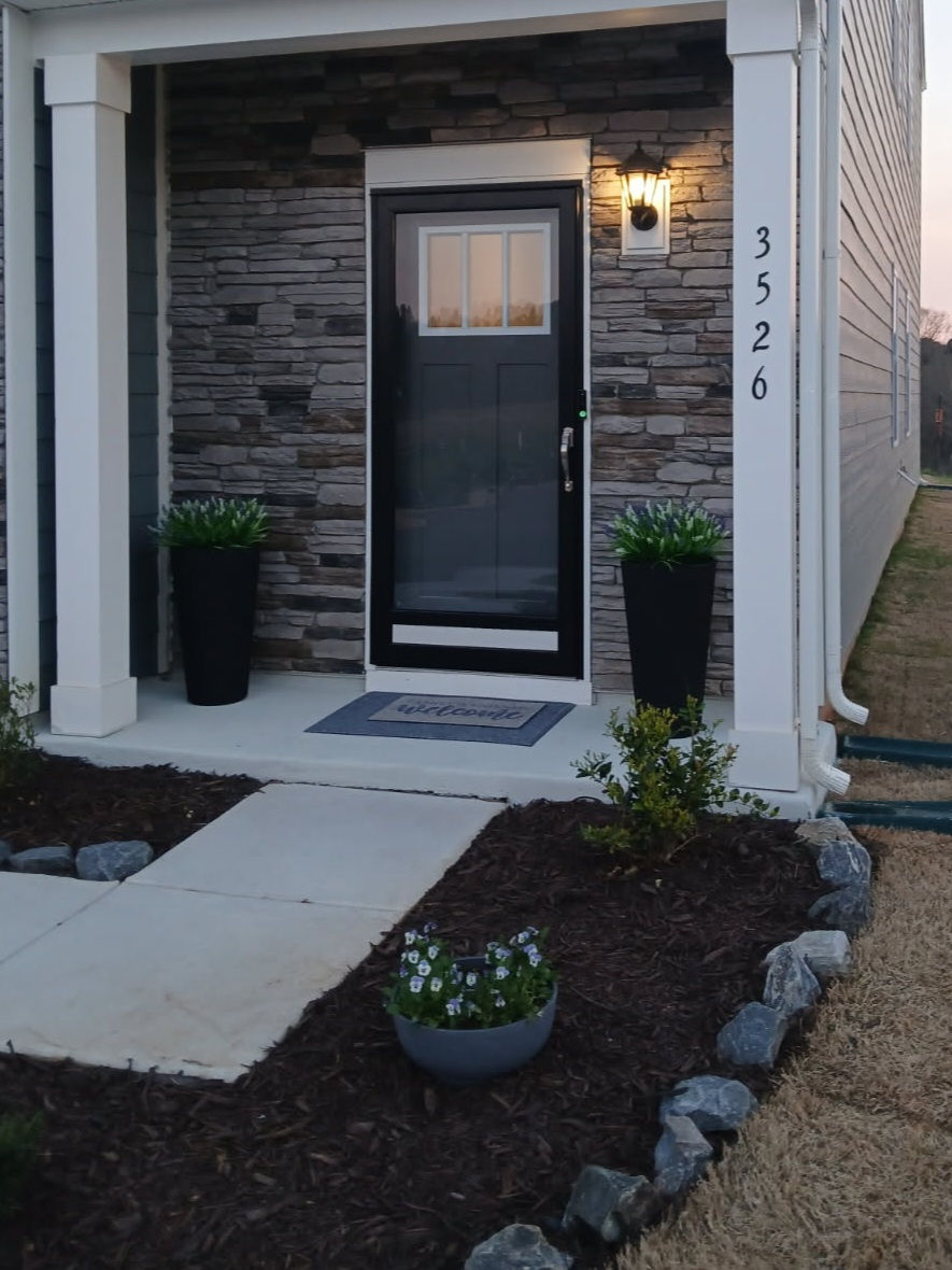 Thumbnail: 3 panel decorative design door