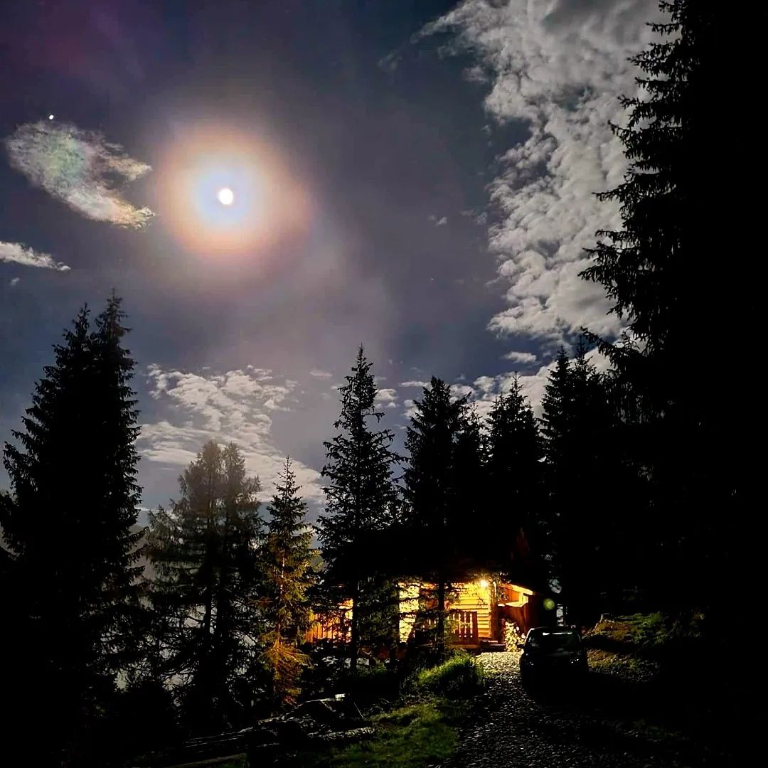 Kloane Hittn bei Nacht