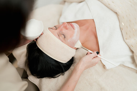 Das Kosmetikstudio in Köln-Deutz für klassische und moderne Gesichtsbehandlungen für schöne, reine und faltenfreie Haut | ESTETICA KOSMETIK bei Kosmetikerin Iwona Gorska