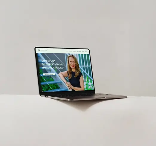 Webdesign im Gesundheitsbereich mit klar strukturierter Tablet-Ansicht für Coaching und Prävention