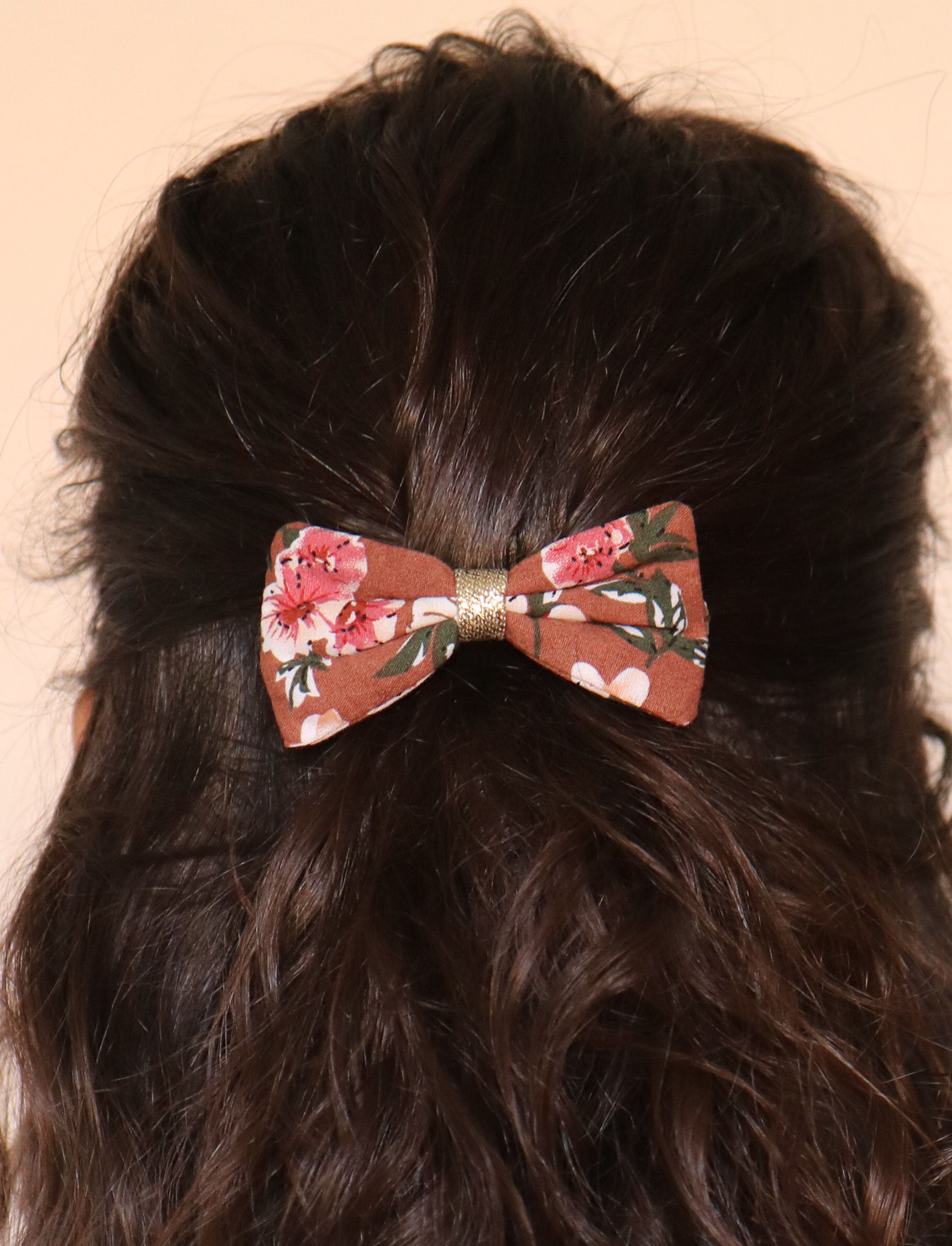 Barrette noeud fleuri marron