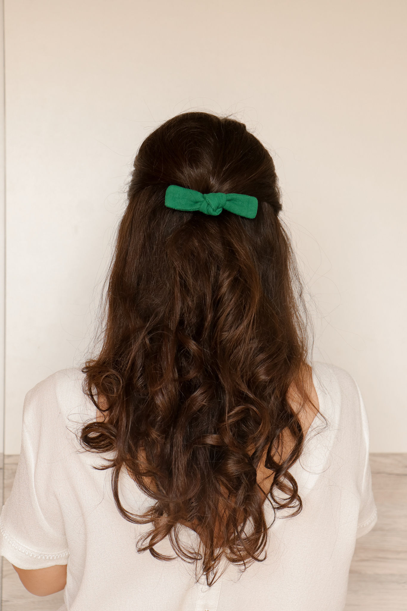 Barrette plate noué Jeanne en double gaze vert