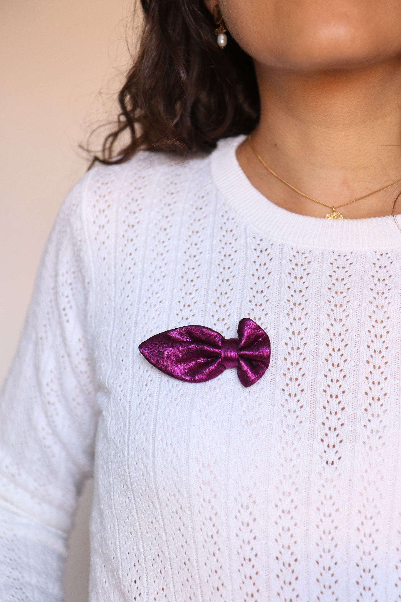Broche Hédoné noeud en crêpe rose magenta irisé