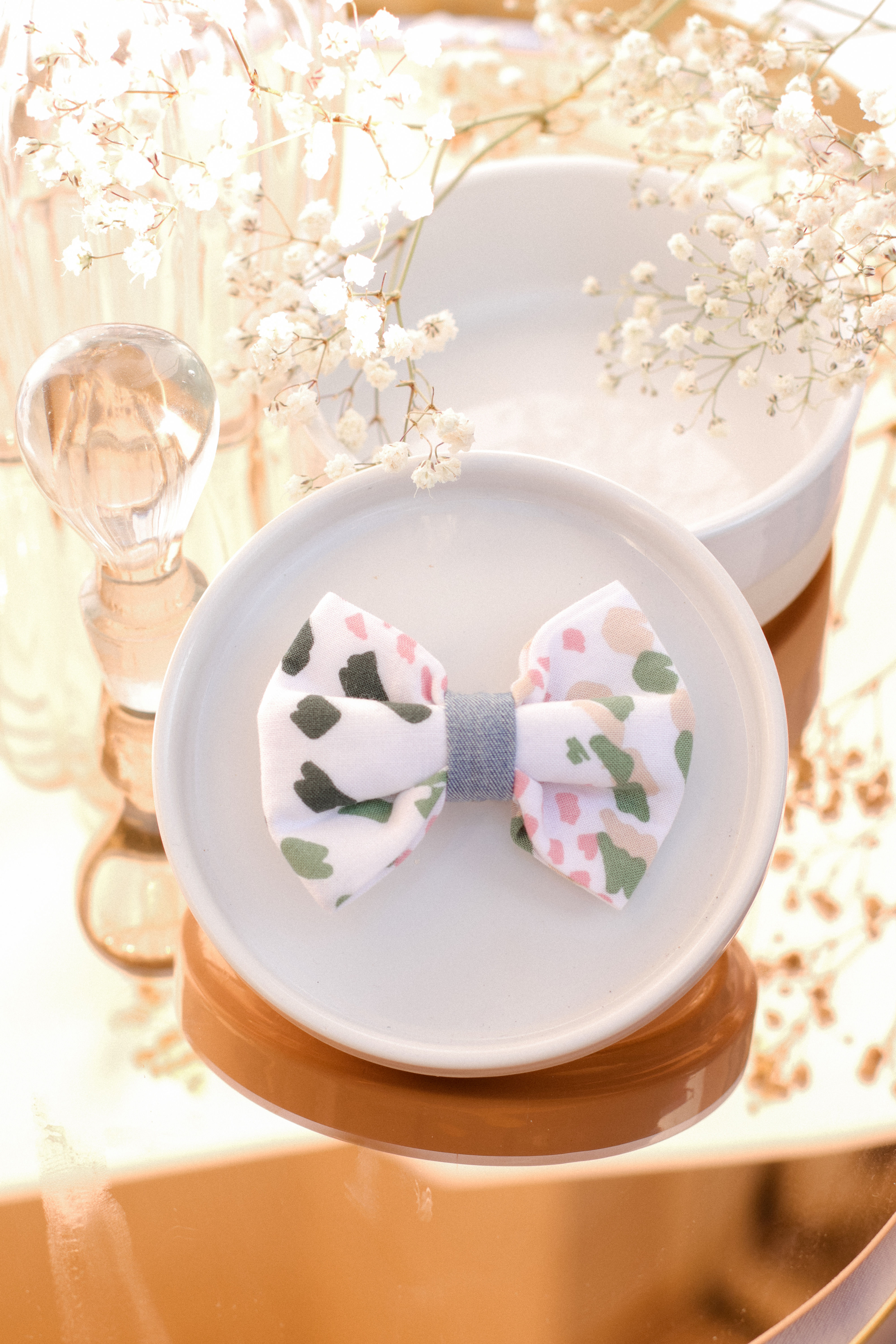 Noeud à clipper imprimé organique blanc, bleu et vert