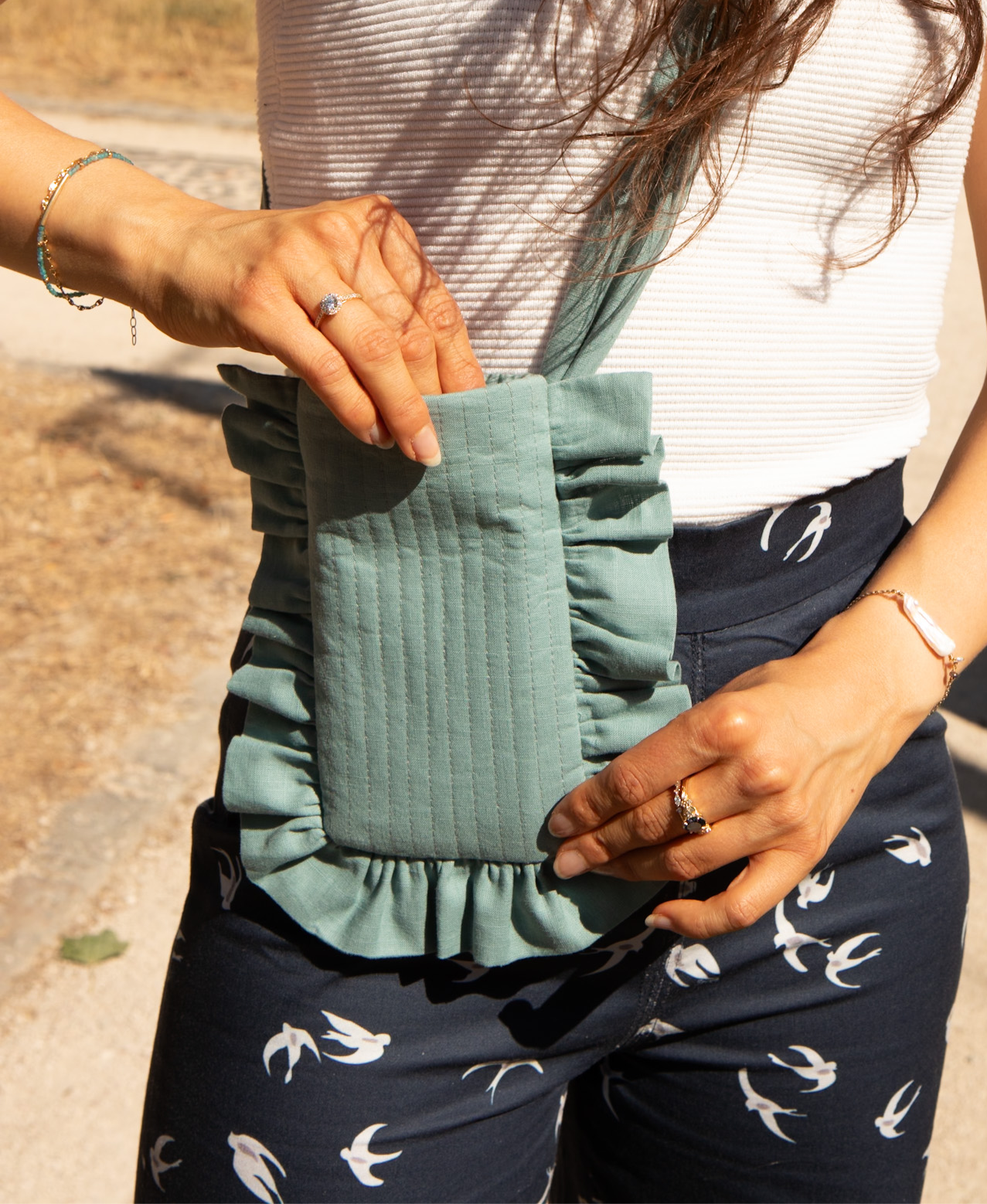 Pochette de téléphone à volants en coton bleu aquatique