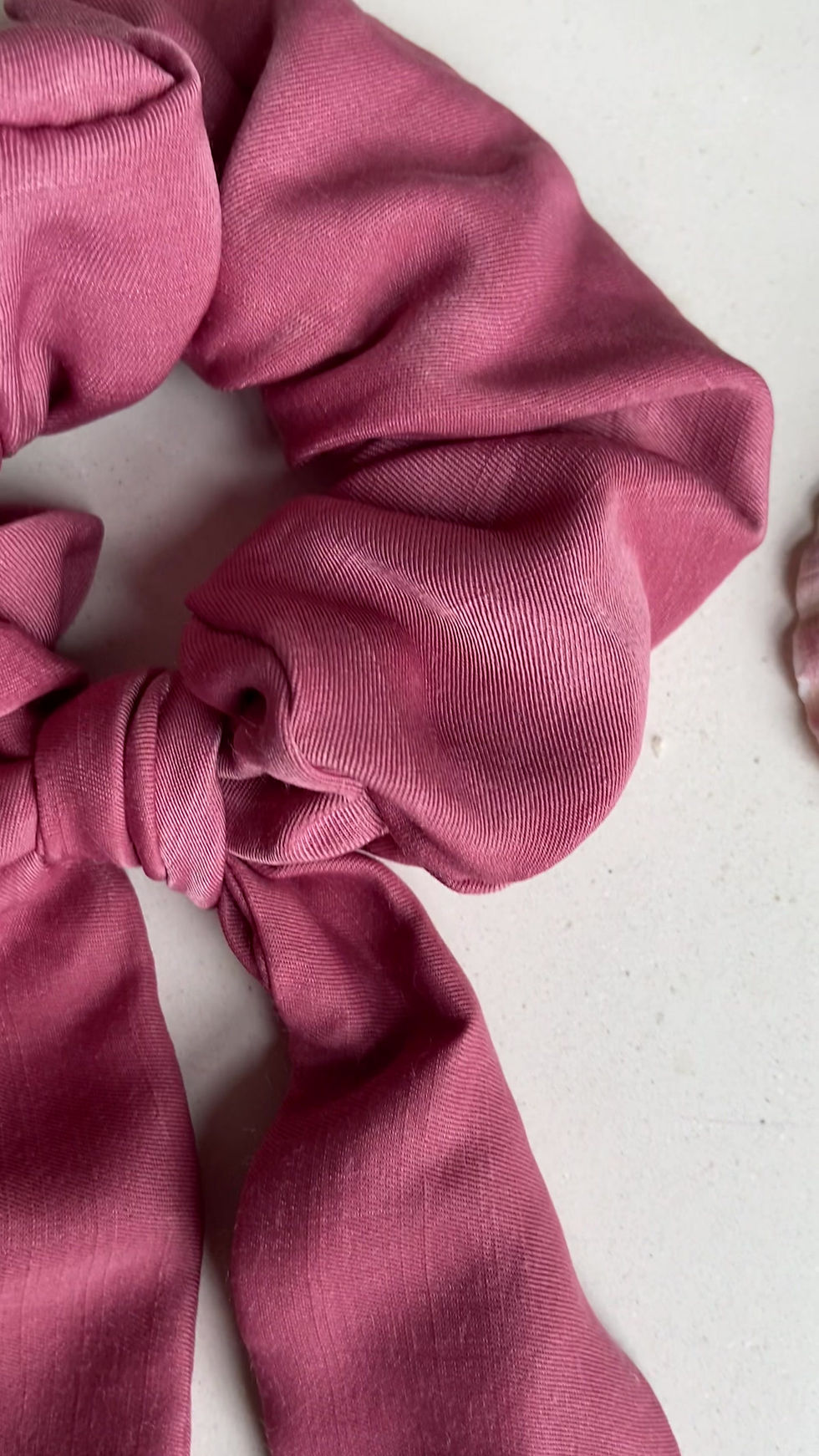 Miniature : Chouchou foulard en satin bois de rose