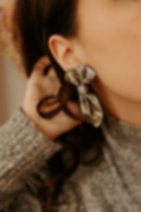 Boucles d'oreilles Hédoné noeud couleur bronze irisé
