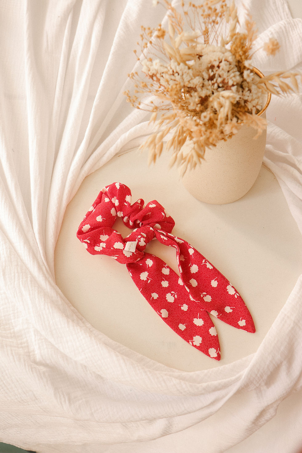 Chouchou foulard fleurs rouge et blanches