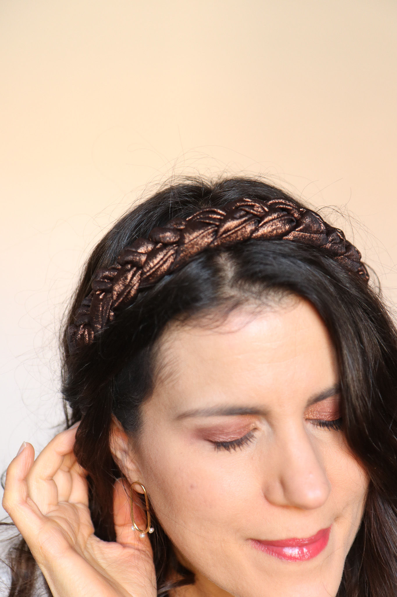 Headband tressé en crêpe cuivre irisé