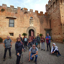 Tra crinali e calanchi, castelli e borghi toscani