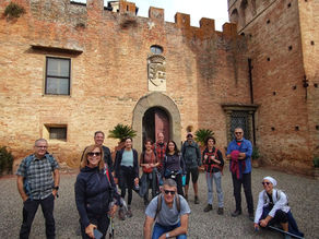 Tra crinali e calanchi, castelli e borghi toscani