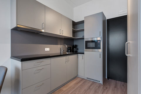 Aparthotel Antwerp kitchen room 1