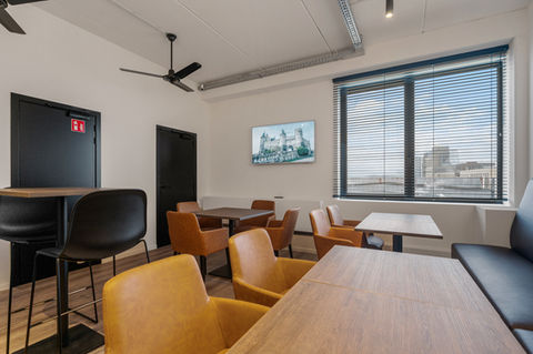 Jump Inn business suites lounge 2