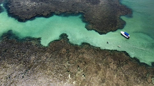 Piscinas naturais cristalinas na Praia da Ponta dos Castelhanos - Boipeba