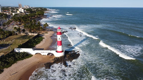 Farol e Praia de Itapuã - Salvador