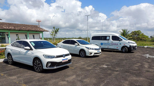 frota de tres carros da bahia terra turismo uber ou taxi