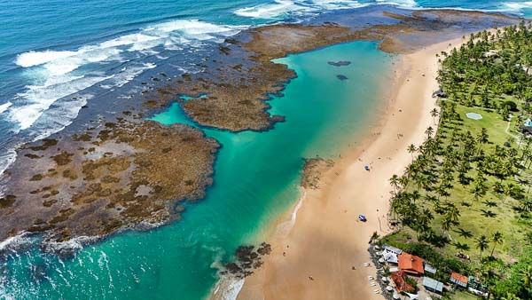 Piscinas naturais de Taipu de Fora, conforto à beira-mar bahia terra turismo