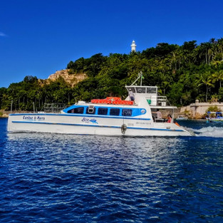 Catamara saindo de Morro