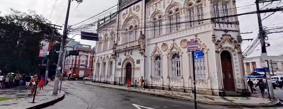 Praça da Piedade: história viva no centro de Salvador